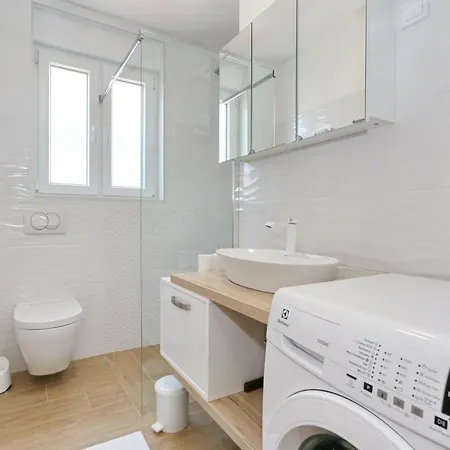 Two New By The Town Center Апартаменты Задар