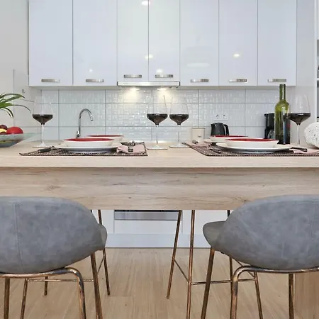 Апартаменты Two New By The Town Center