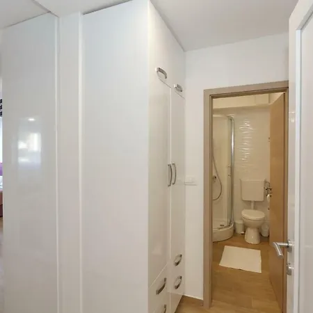 Two New By The Town Center Задар