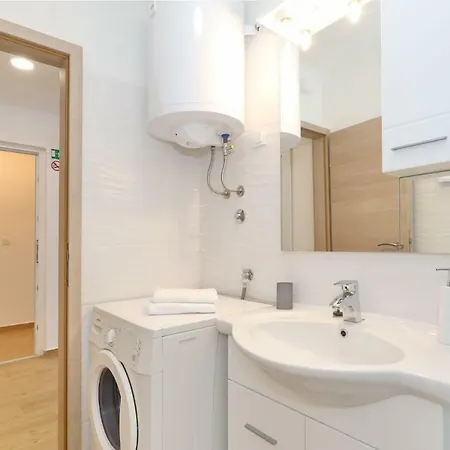 Two New By The Town Center * Задар