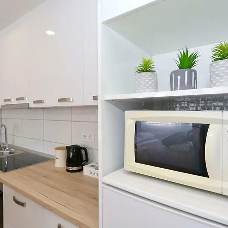 Apartment Two New By The Town Center *